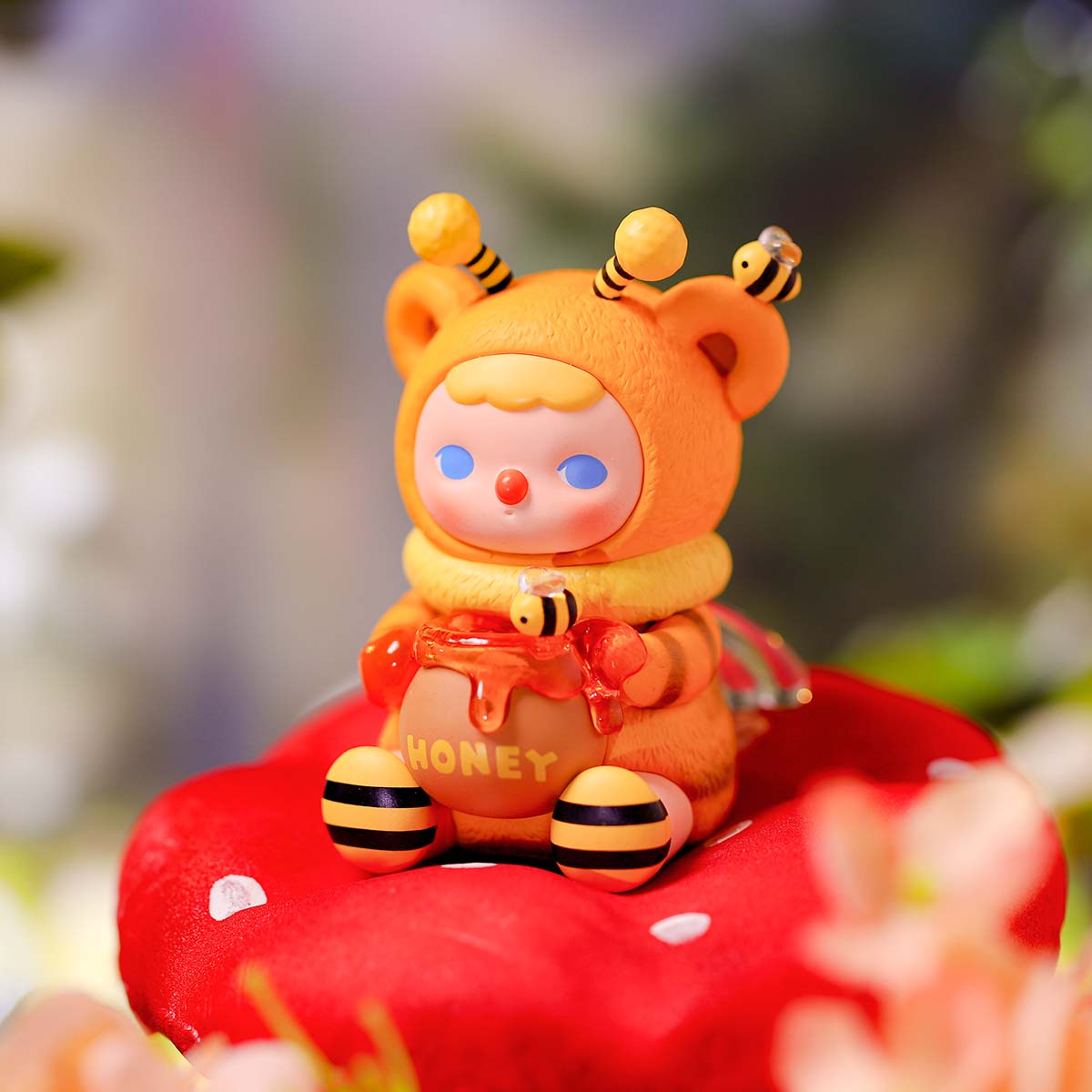 POPMART PUCKY ベア プラネット シリーズ　Puppet Bear PUCKY Bear Planet Series Vinyl Plush Puppet Bear – TOYSEZ