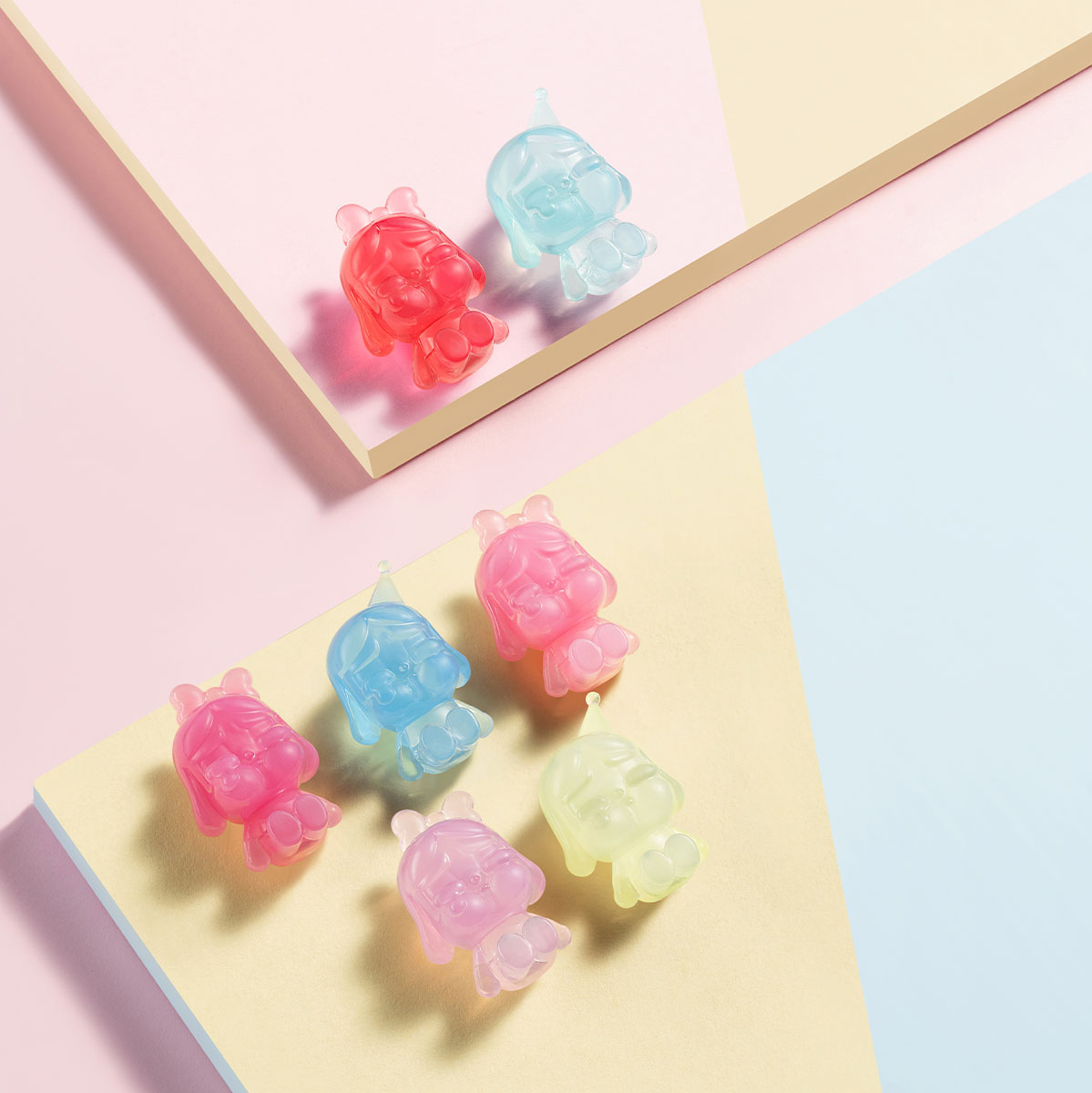 POP BEAN CRYBABY MINI FIGURE- Gradient Color Set - POP MART