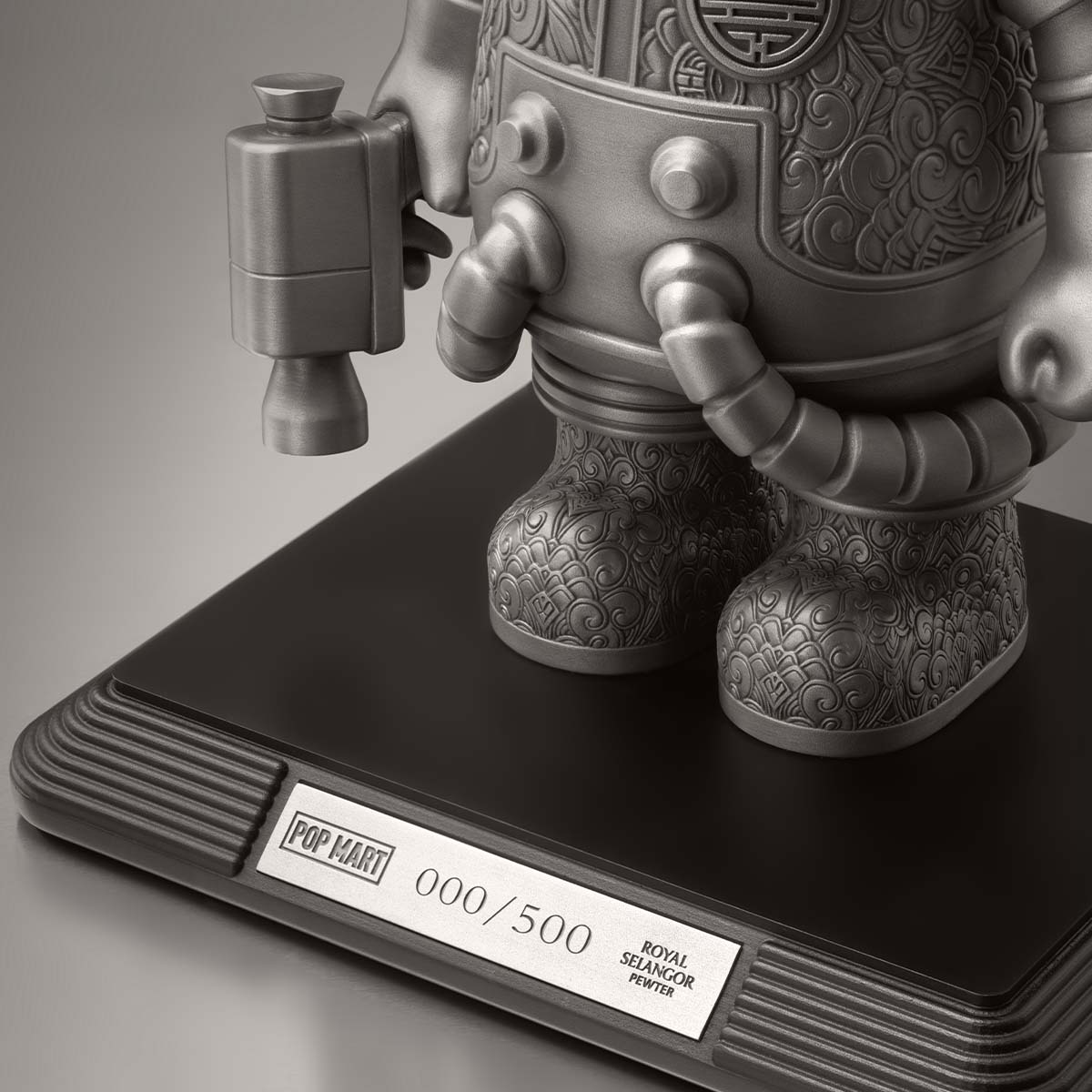 MEGA SPACE MOLLY 400% Royal Selangor - POP MART (United States)