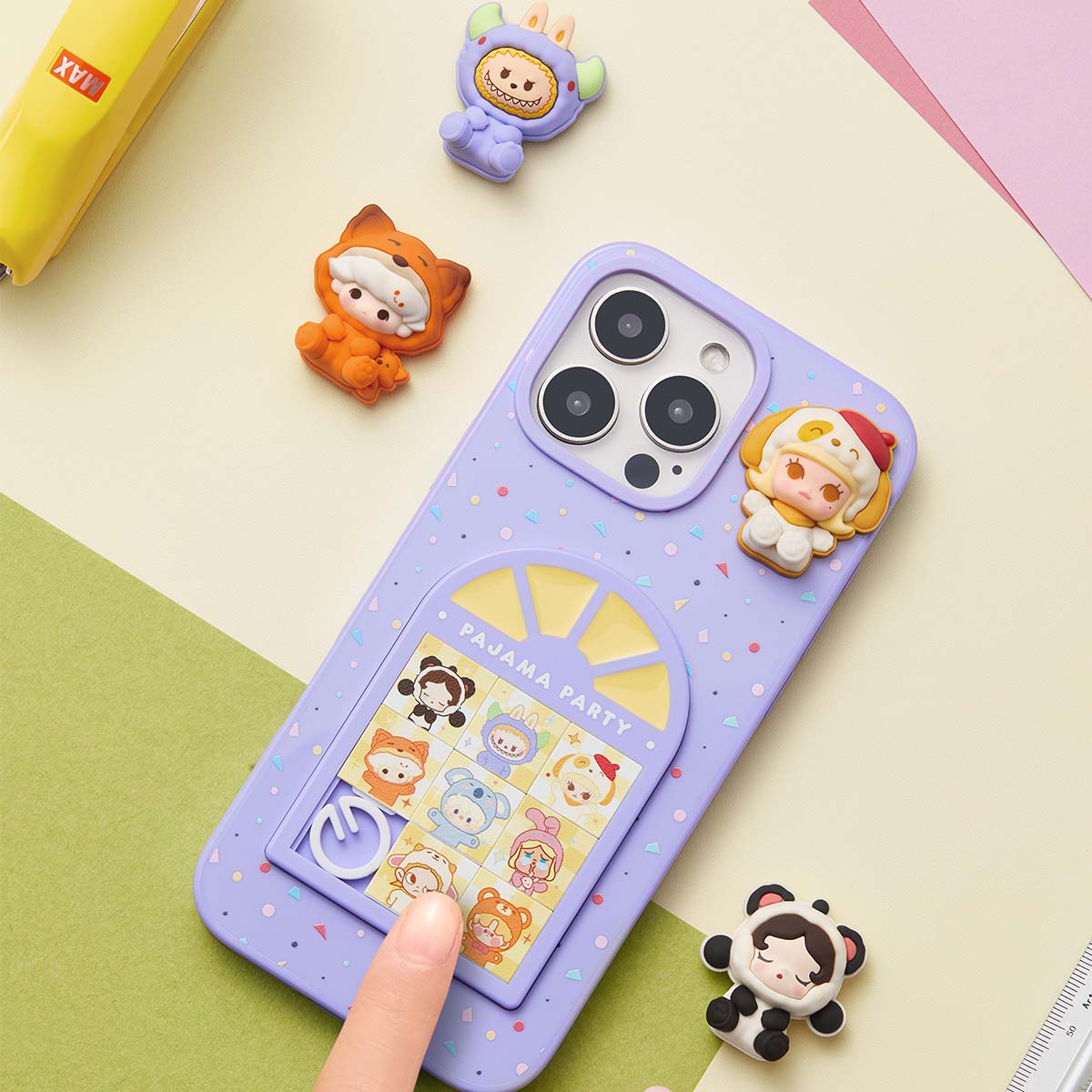 Pop Bean iPhone16Pro スマホケース＆チャームセット POP BEAN Pajama Party sliding hole phone case - POP MART (United