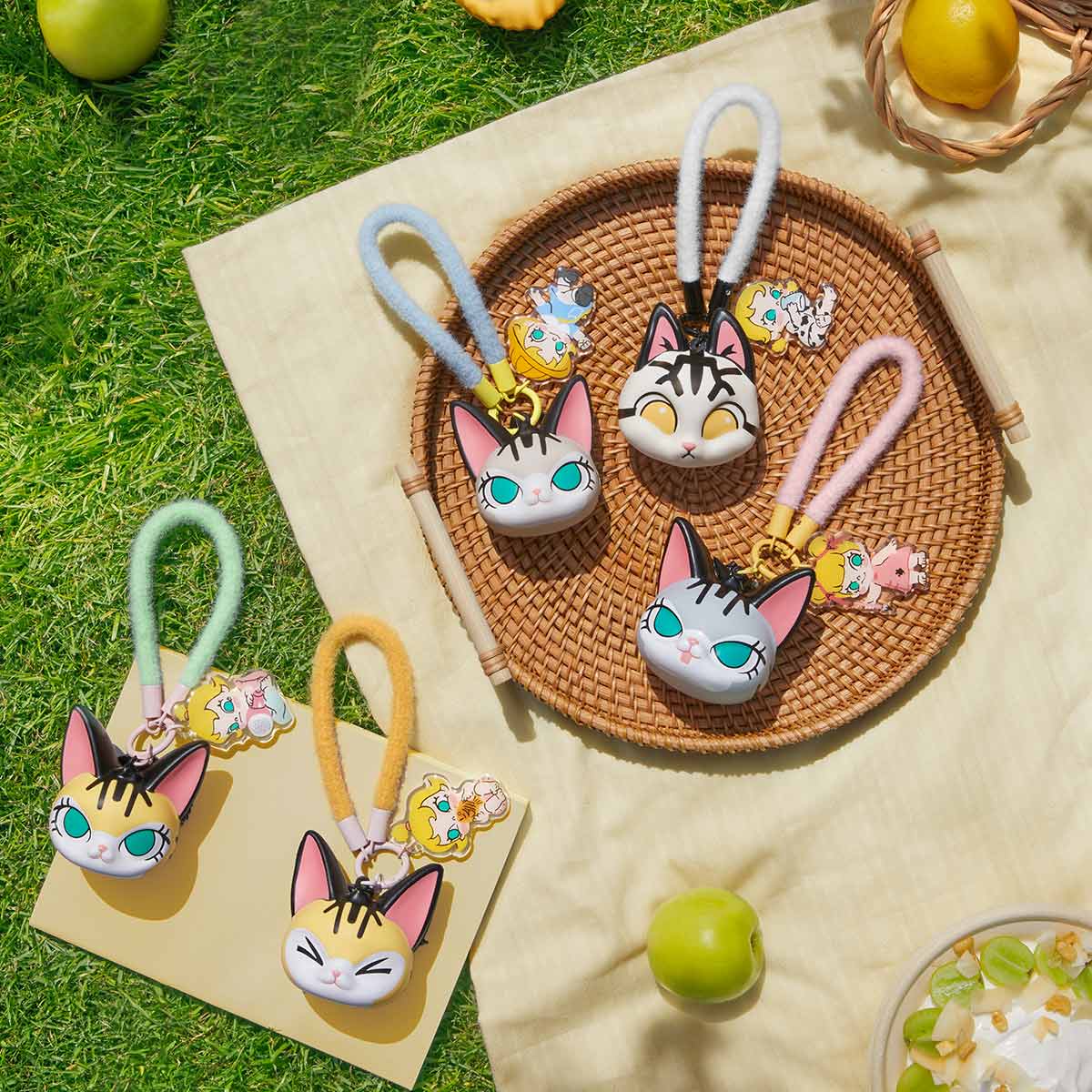 Baby Molly & Baby Tabby Series-Pinch Pendant Blind Box - POP MART