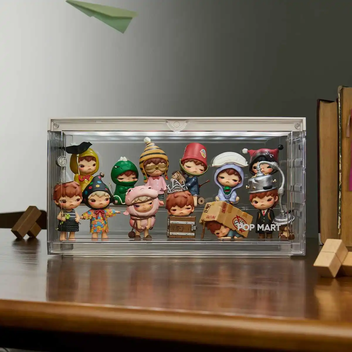 POP MART 100% Assemblable Lighted Display Container