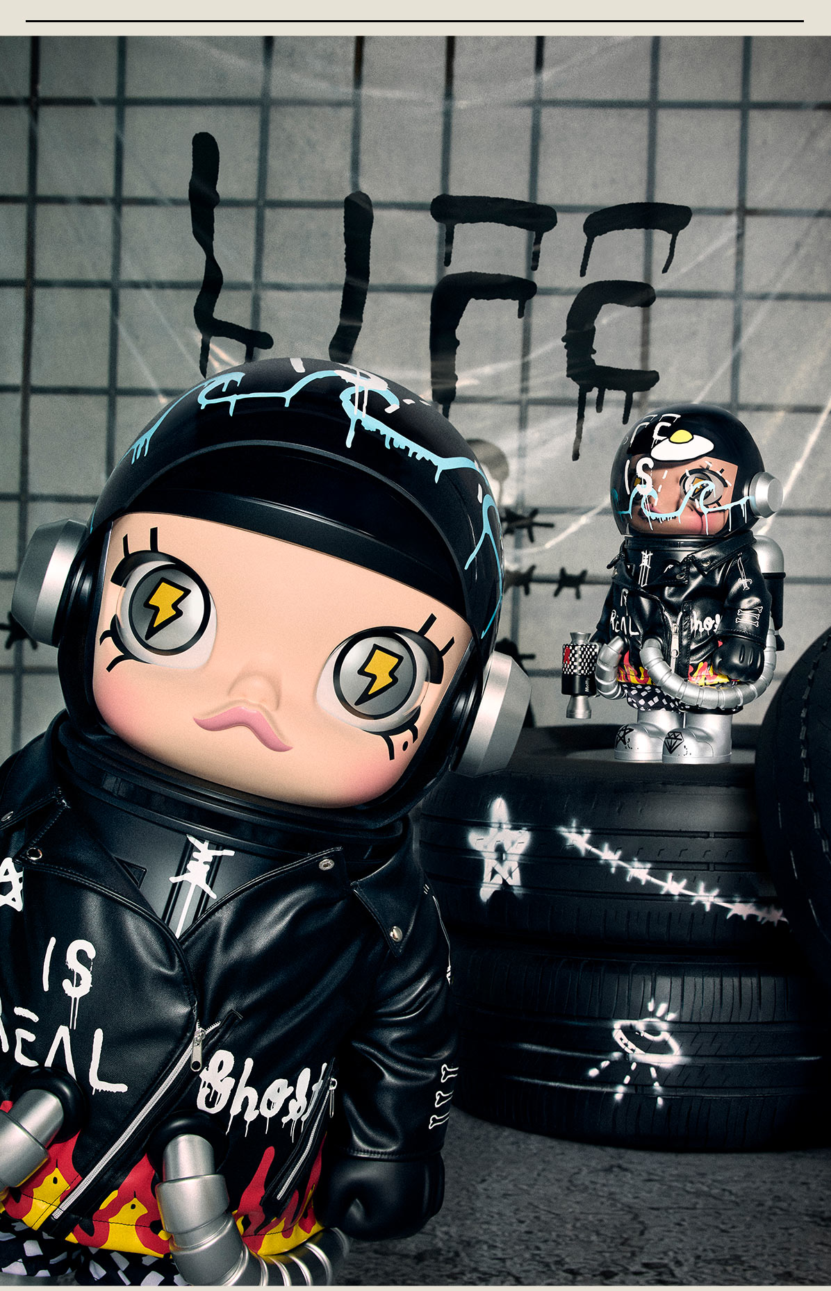 ぬいぐるみ MEGA SPACE MOLLY 400% Trevor Andrew MEGA SPACE MOLLY 400% Trevor Andrew - POP MART (Canada)