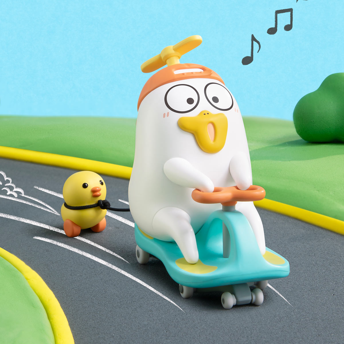 KICK SCOOTER DUCKOO POPMART BIG フィギュア DUCKOO Kick Scooter ビッグサイズ - POP MART JAPAN オンライン