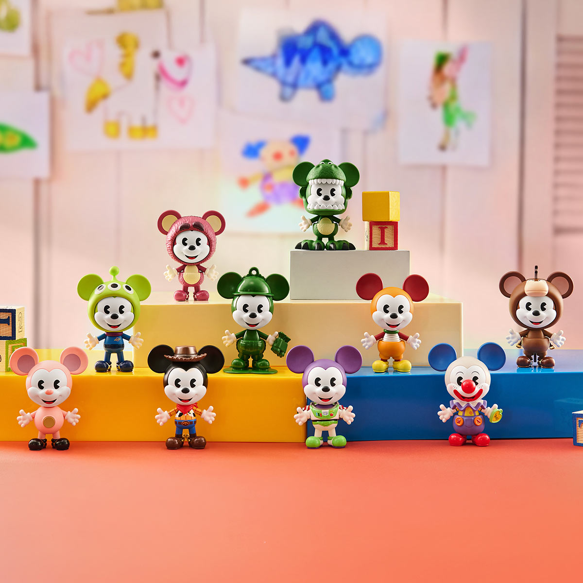 最終価格　ポップマート Disney Mickey Meets Pixar Disney Mickey Remixed: Mickey Meets Pixar Series Figures - POP