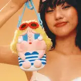 POP MART-CRYBABY – Colección"Modo Vacaciones Activado" Mini Bolsa Bandolera(Rojo)(Azul) - Banner 3