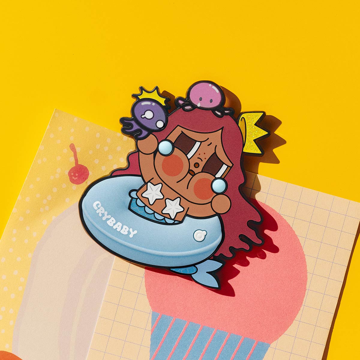 CRYBABY – Colección"Modo Vacaciones Activado" Imanes de Refri en Cajas Misteriosas