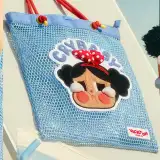 POP MART-CRYBABY – Colección"Modo Vacaciones Activado" Bolso Cruzado - Banner 4