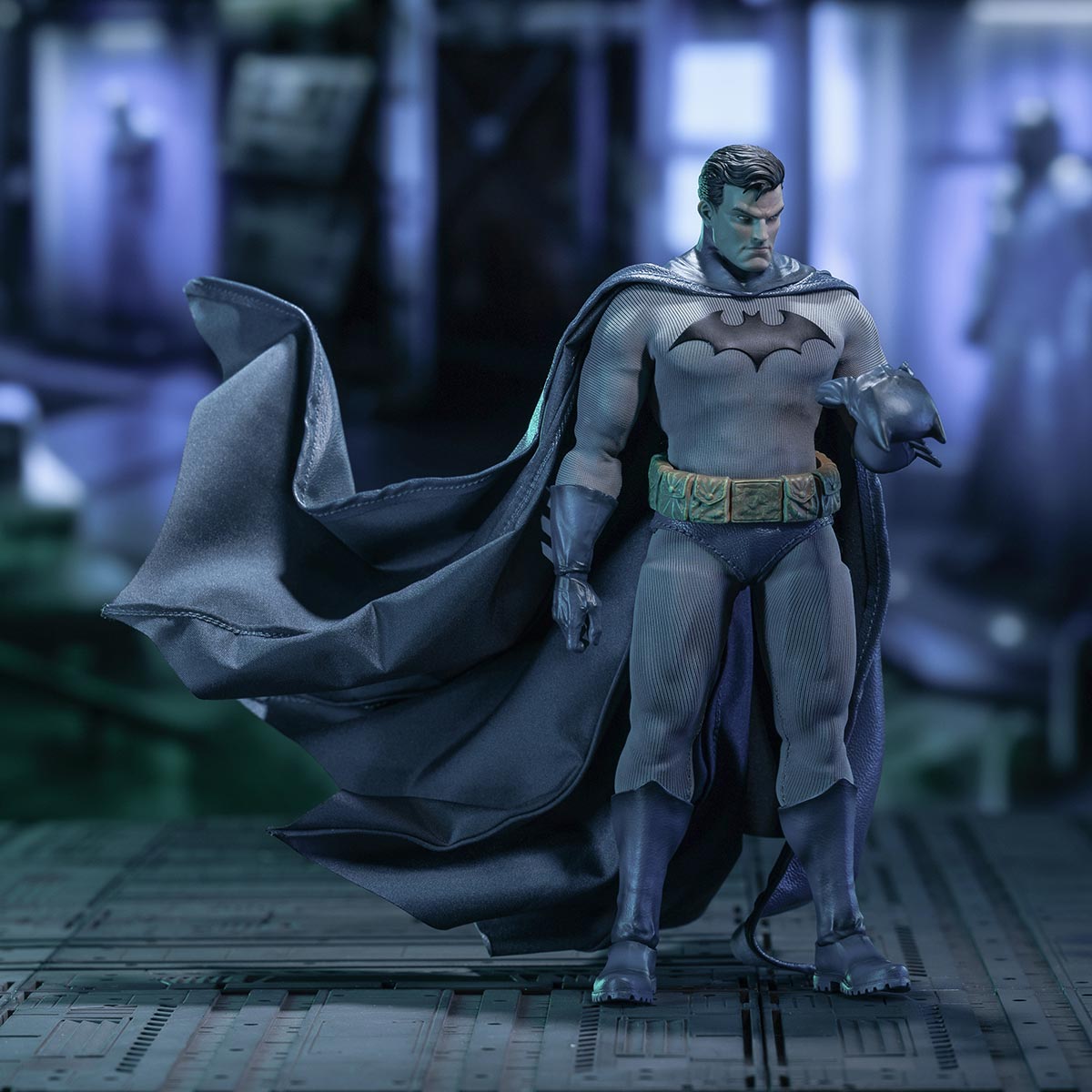 POP MART DC BATMAN HUSH アクションフィギュア DC Batman Hush Collectible Action Figure - POP MART (United States)