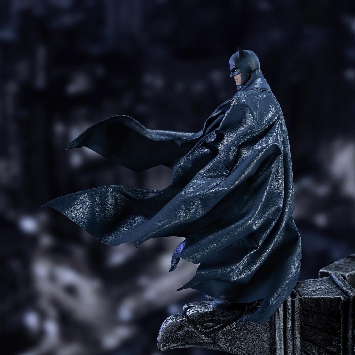 DC Batman Hush Collectible Action Figure - POP MART (Canada)