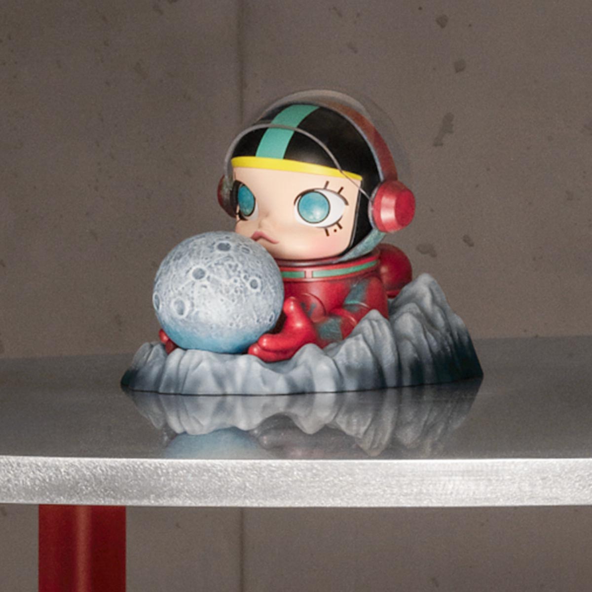 MEGA SPACE MOLLY Hello, Moon Ambient Moon Lamp - POP MART (Mexico)