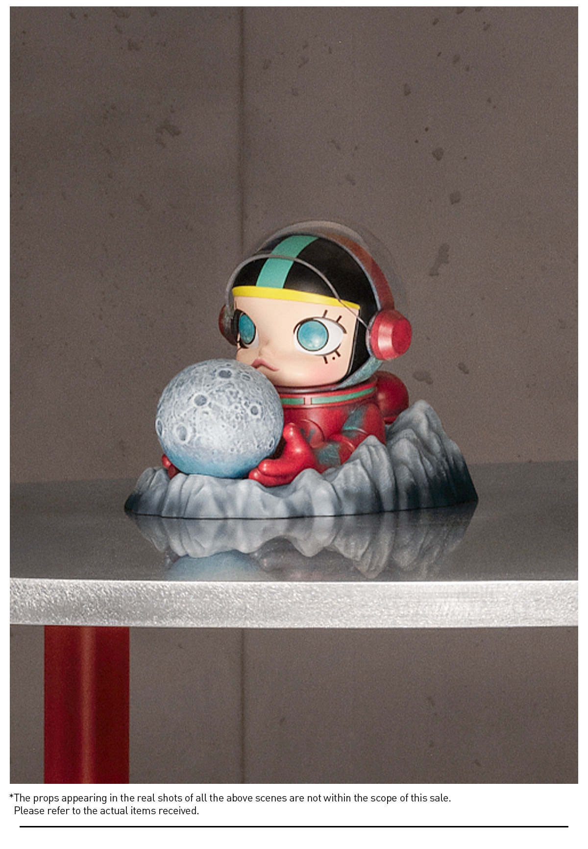 MEGA SPACE MOLLY Hello, Moon Ambient Moon Lamp - POP MART (United