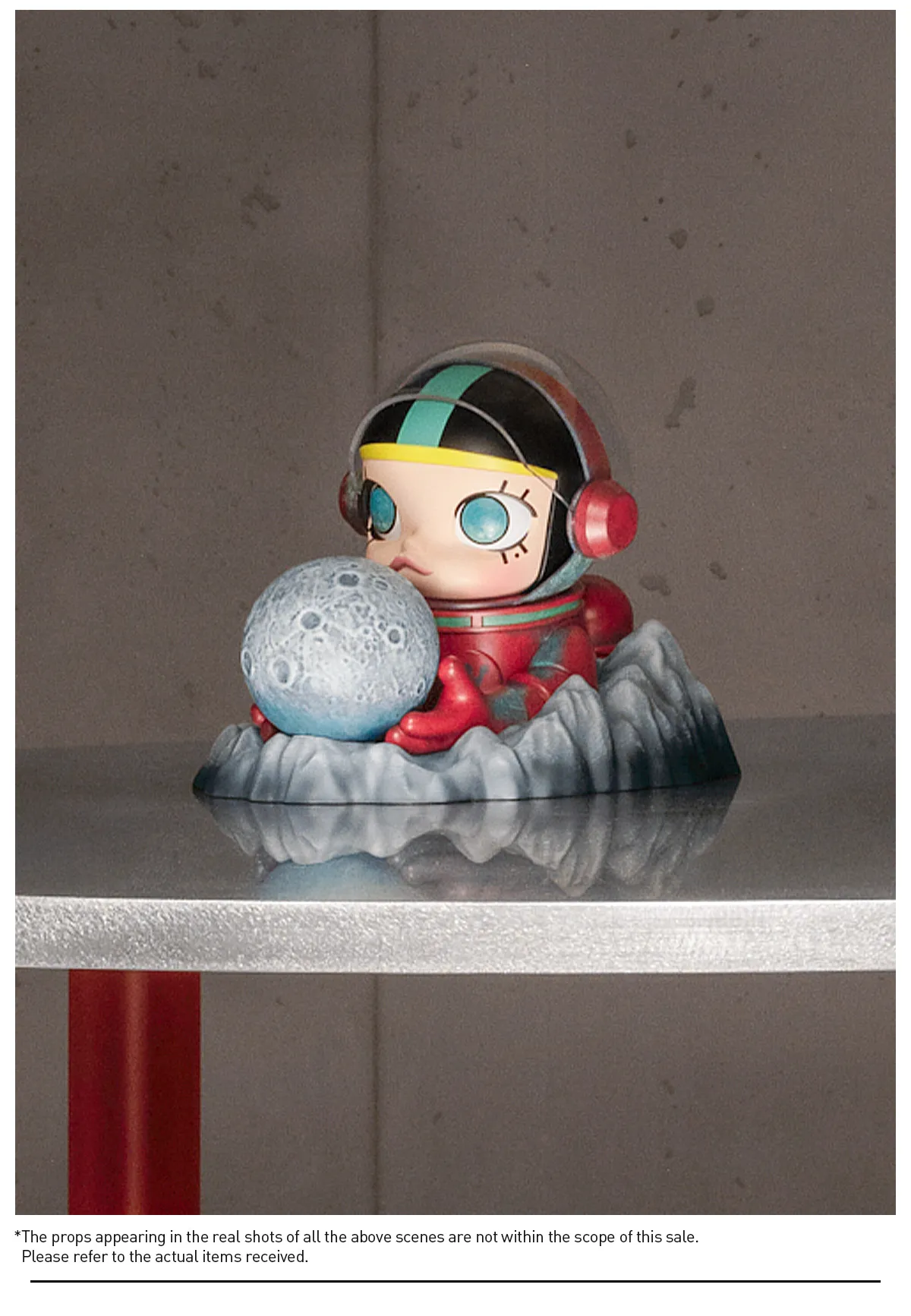MEGA SPACE MOLLY Hello, Moon Ambient Moon Lamp - POP MART (Mexico)
