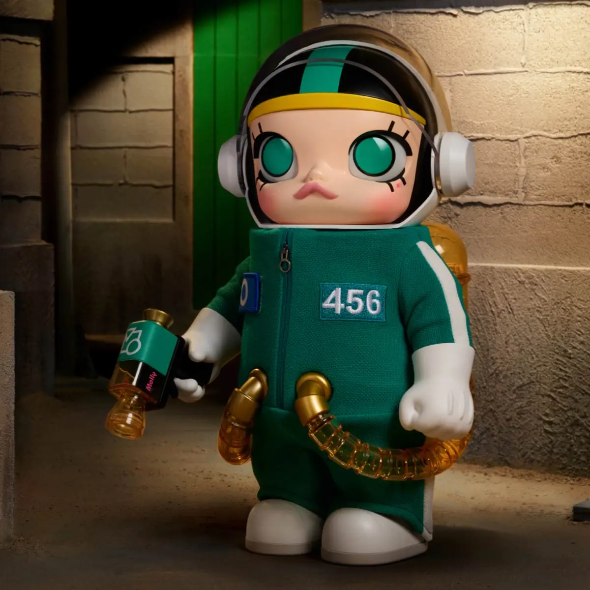 MEGA SPACE MOLLY 400% + Action Figure Squid Game Set - POP MART 