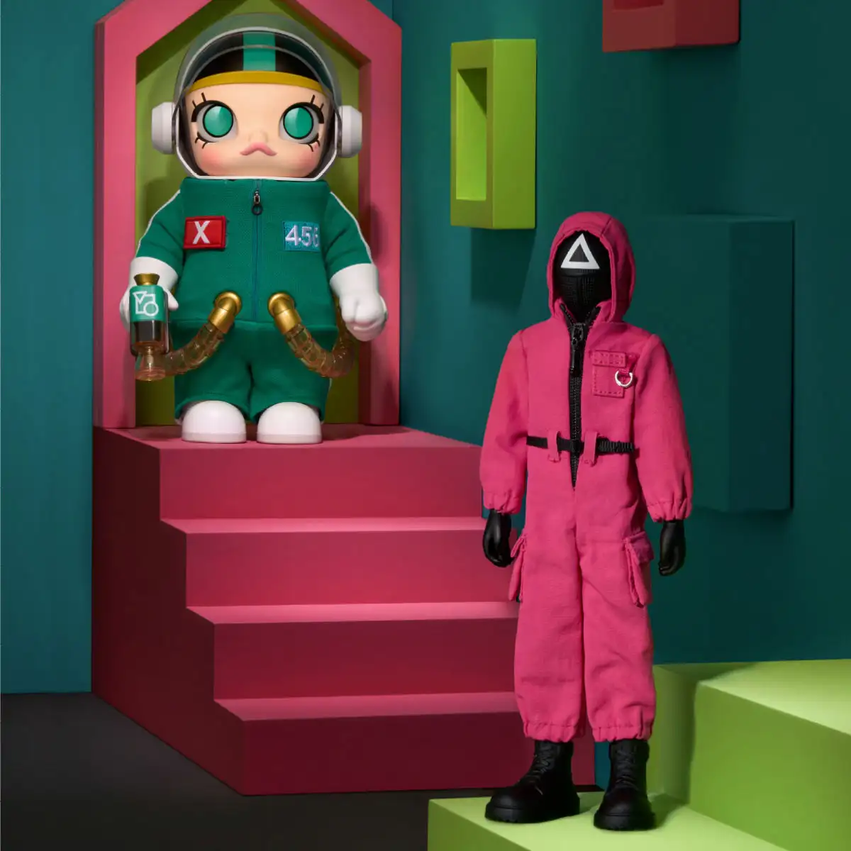 MEGA SPACE MOLLY 400% + Action Figure Squid Game Set