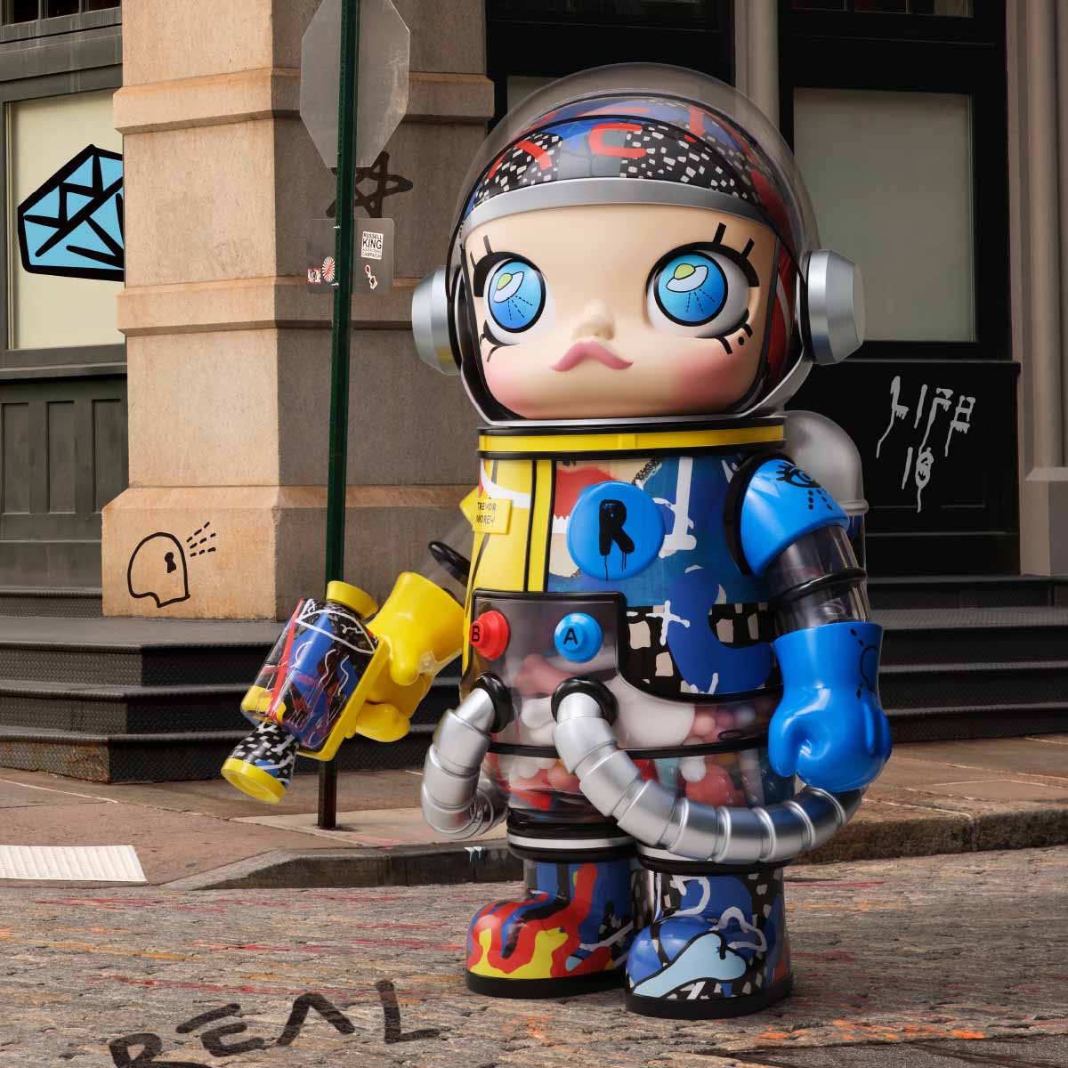 ぬいぐるみ POP MART MEGA SPACE MOLLY TREVOR ANDREW MEGA SPACE MOLLY 1000% Trevor Andrew - Mega 1000% - POP MART